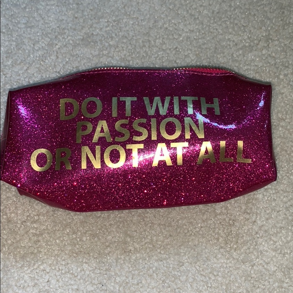 Zip up makeup pouch